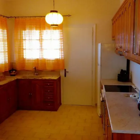 Sea Whispers House בית נופש *