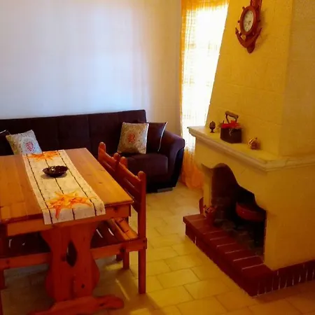 Sea Whispers House בית נופש