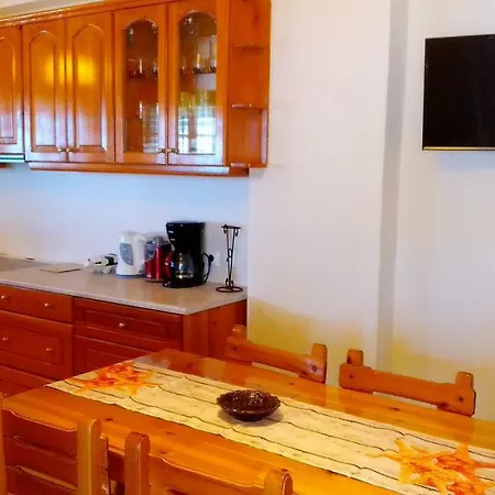 בית נופש Sea Whispers House *