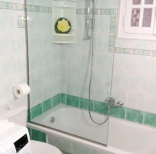 Sea Whispers House 펜션 알리케스