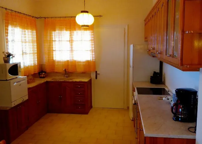 Sea Whispers House 펜션 *