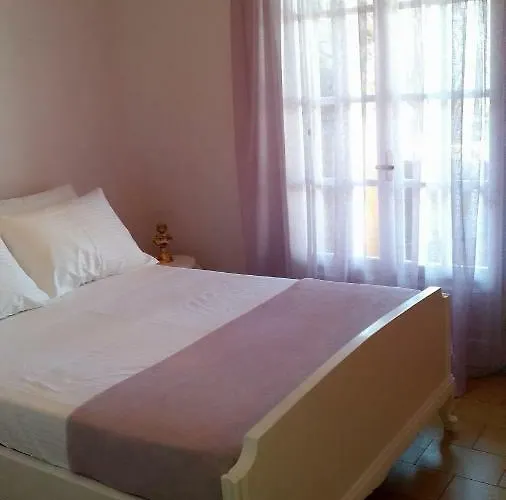 펜션 Sea Whispers House 알리케스