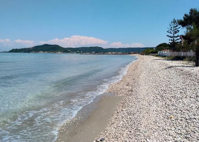 Sea Whispers House 펜션