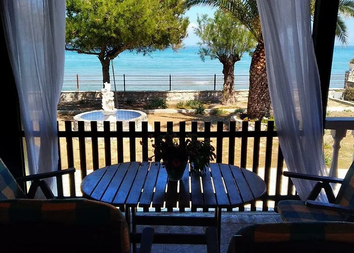 Sea Whispers House 펜션 *