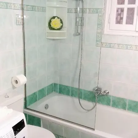 Sea Whispers House Дом отдыха Аликес